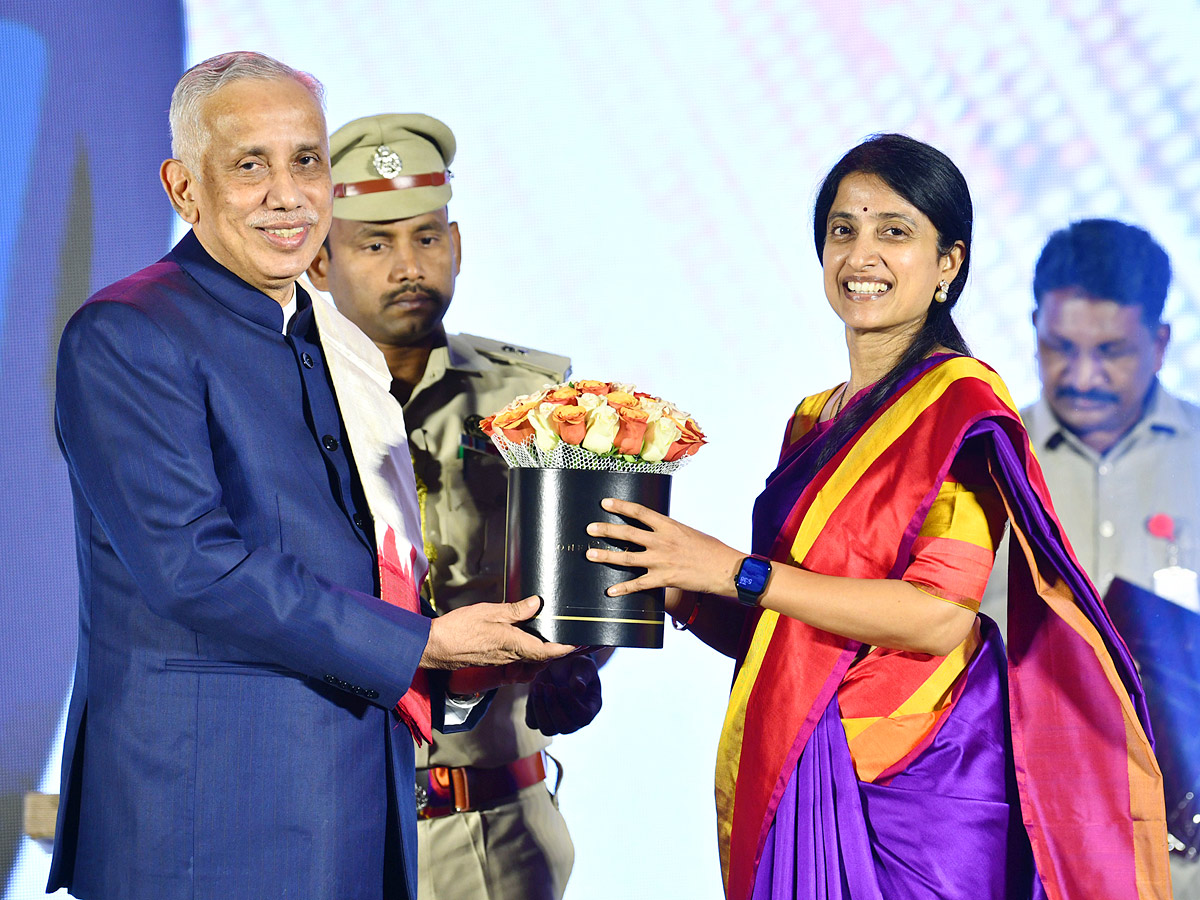 sakshi_20excellence_20awards_202023_20Photos_57.jpg 24