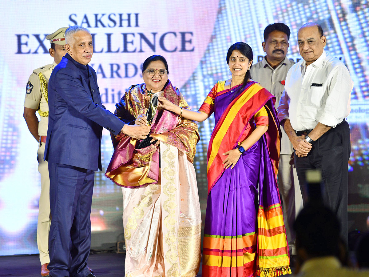 sakshi_20excellence_20awards_202023_20Photos_60.jpg 26