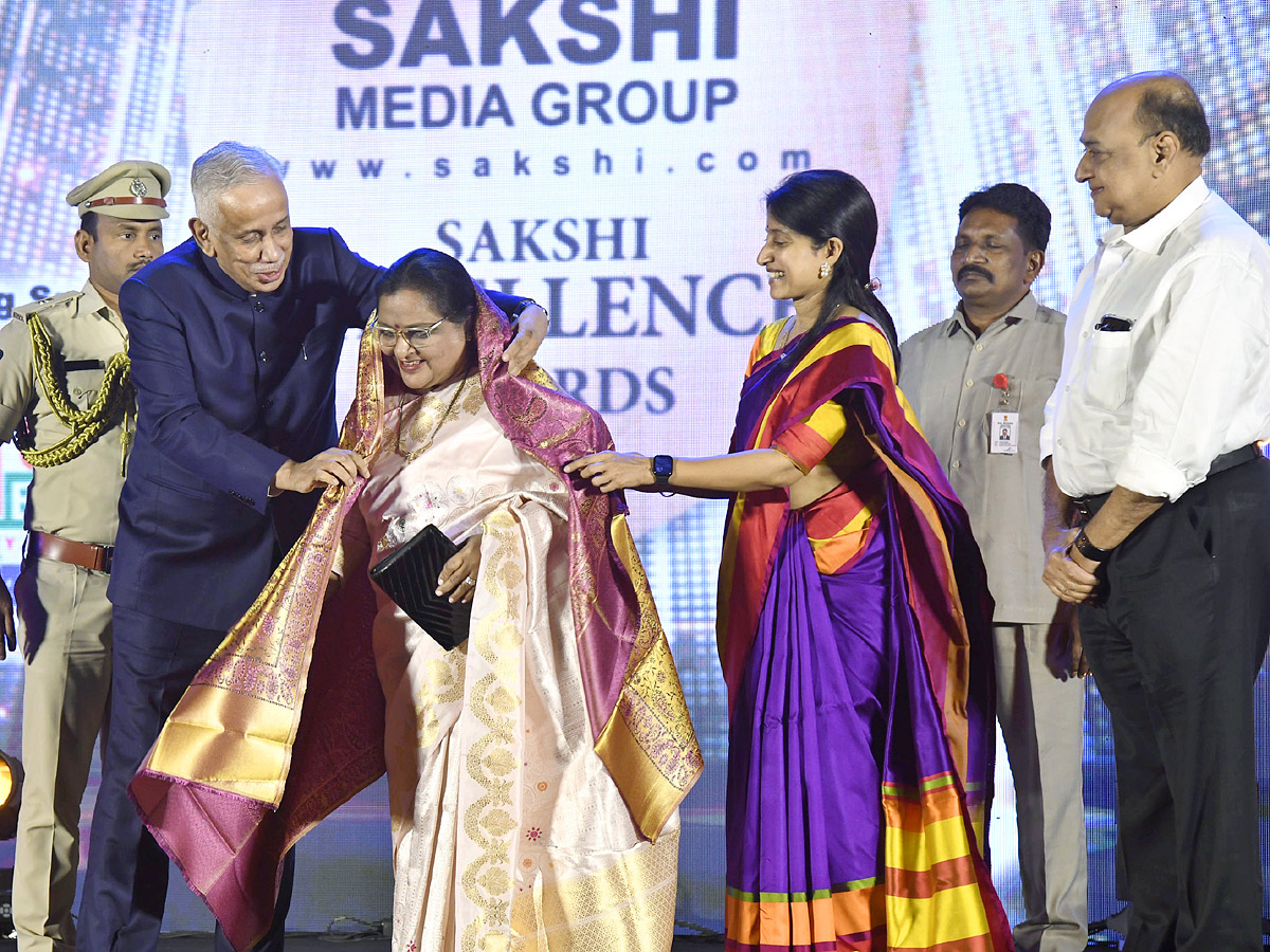 sakshi_20excellence_20awards_202023_20Photos_62.jpg 15