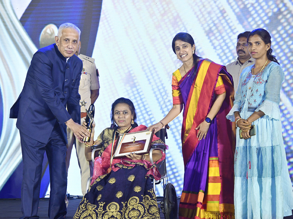 sakshi_20excellence_20awards_202023_20Photos_66.jpg 14