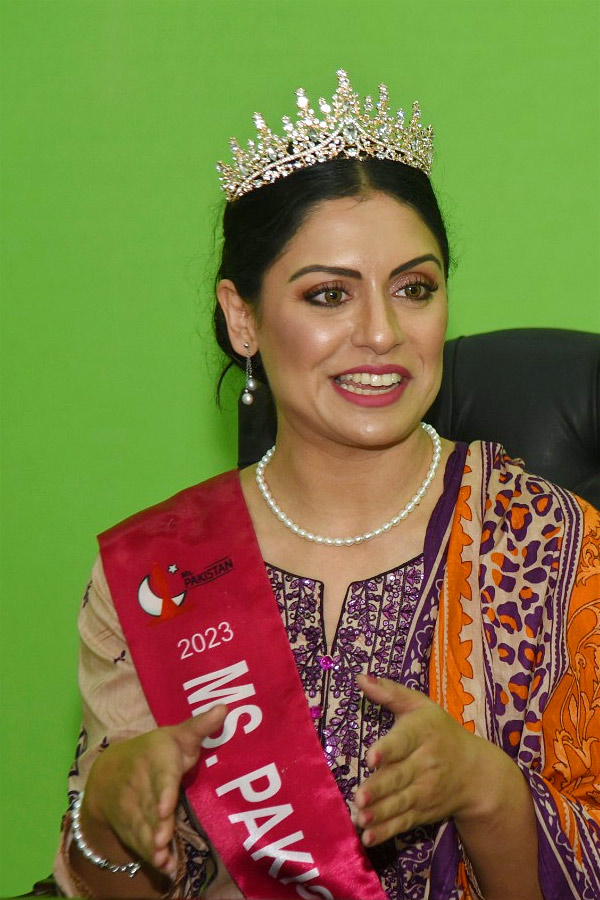 shafina_20shah_20Stunning_20Photos_6.jpg 7