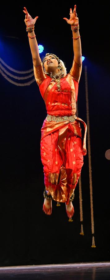 Kuchipudi_20Dance_20Show_20In_20Ravindra_20Bharathi-11.jpg 11