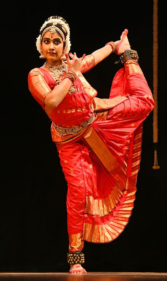 Kuchipudi_20Dance_20Show_20In_20Ravindra_20Bharathi-7.jpg 7