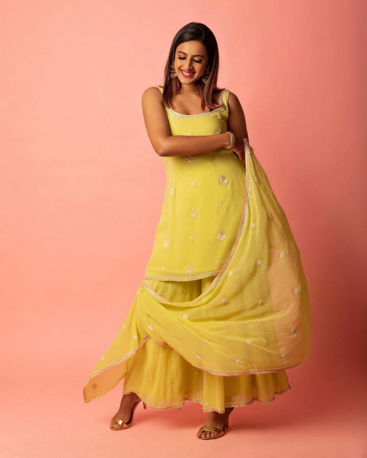 Niharika-Konidela-insta-photos.jpg 11