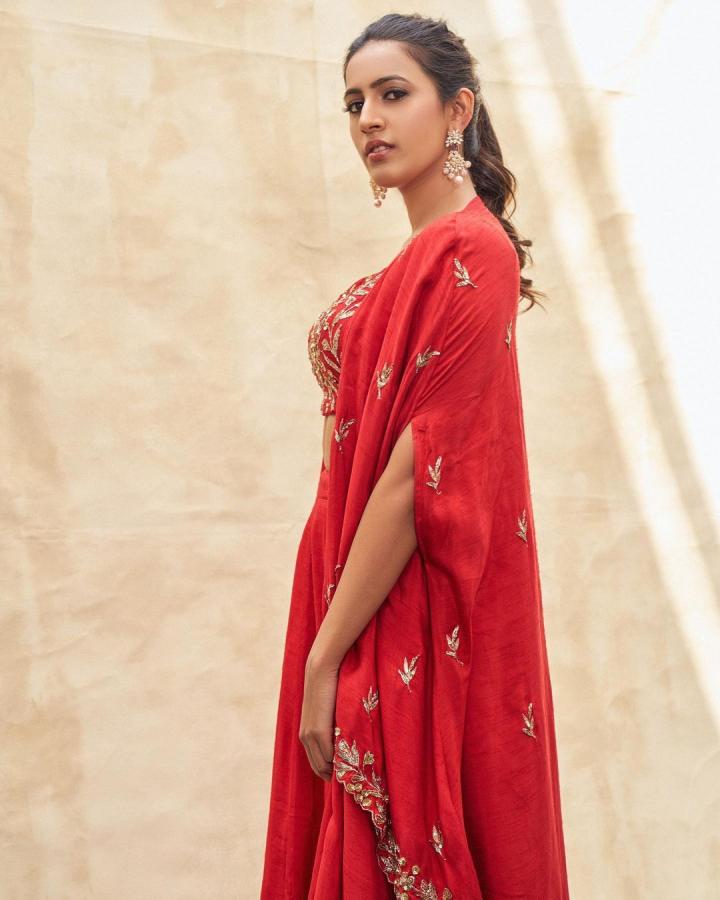 Niharika-Konidela-latest-pics.jpg 7