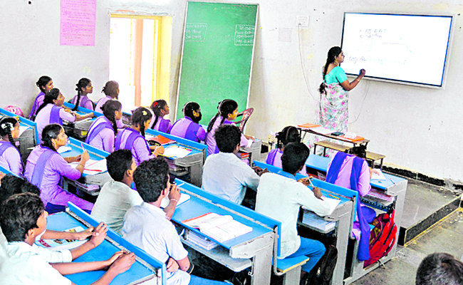 CLASS_20ROOM.jpg