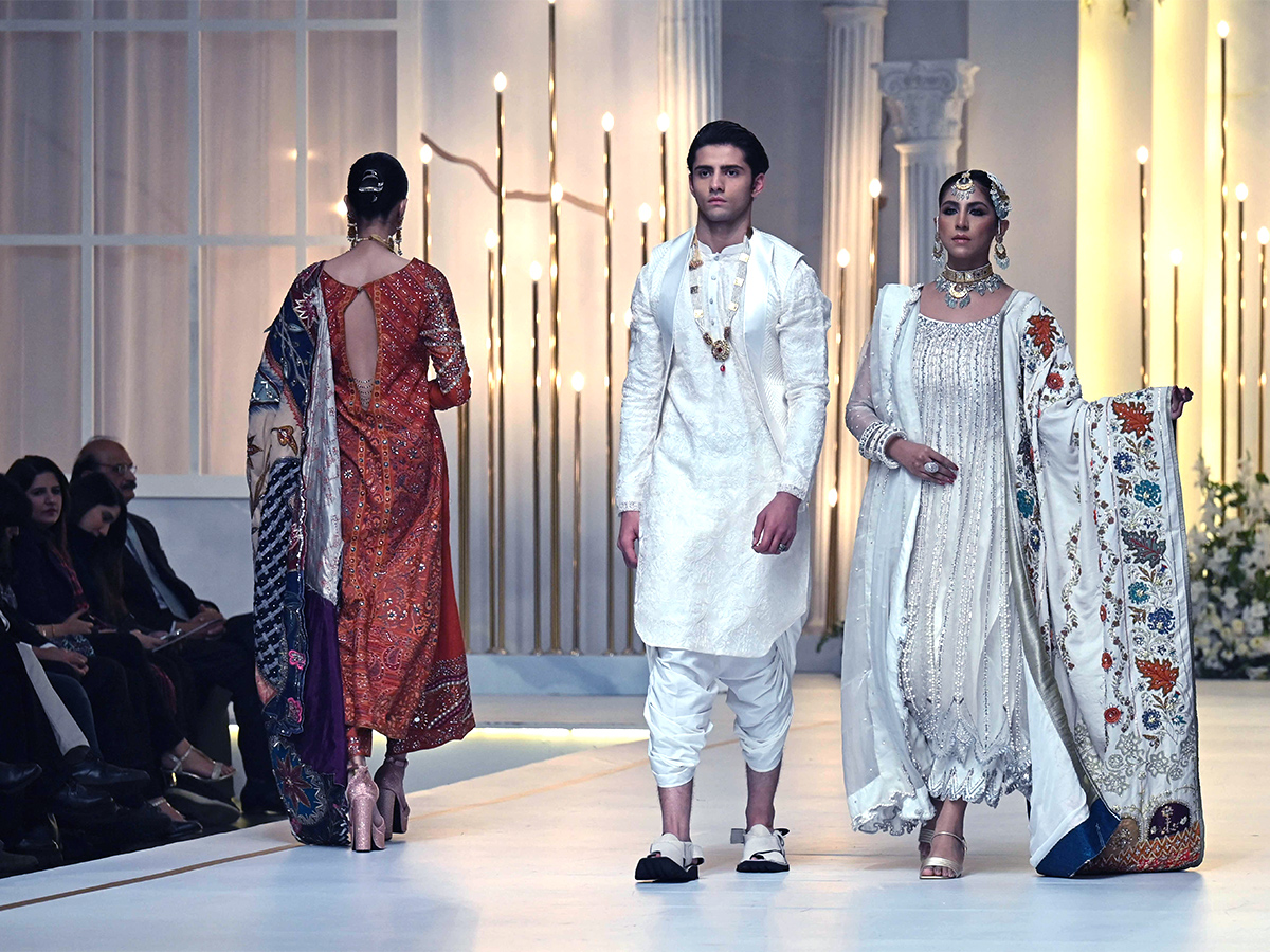 fashion_20show_20of_20Bridal_20Couture_20Week_20in_20Lahore_20photos-14.jpg 14