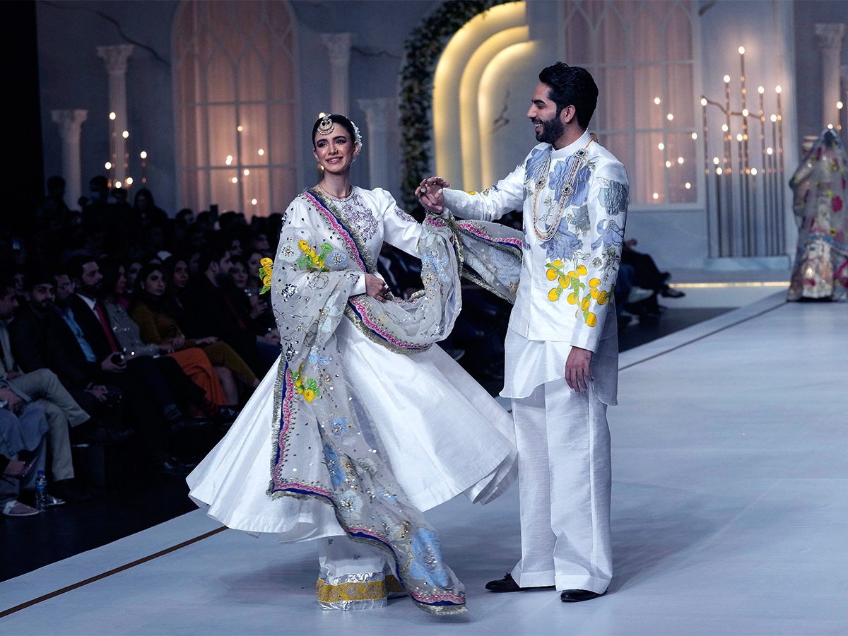 fashion_20show_20of_20Bridal_20Couture_20Week_20in_20Lahore_20photos-25.jpg 23