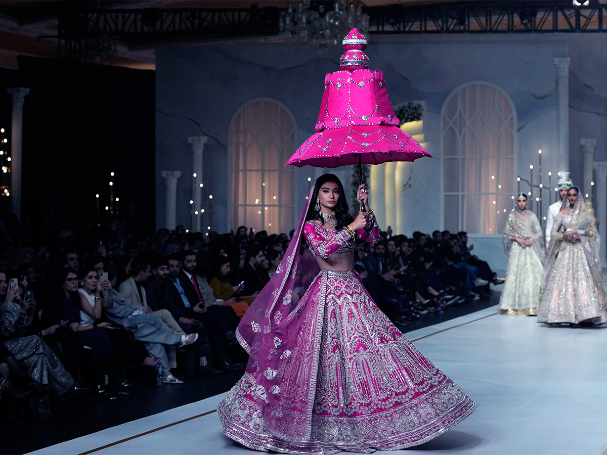 fashion_20show_20of_20Bridal_20Couture_20Week_20in_20Lahore_20photos-27.jpg 25