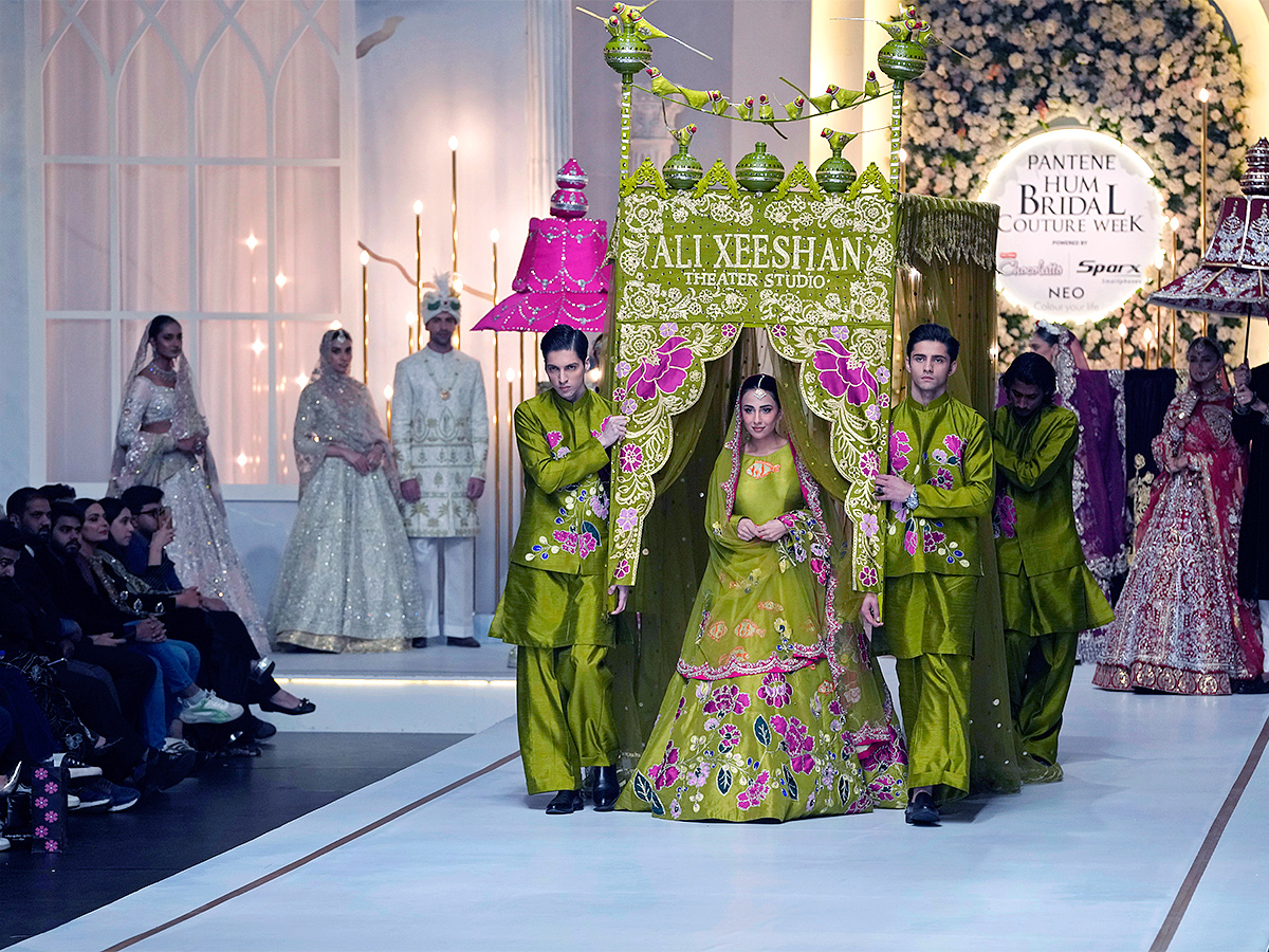 fashion_20show_20of_20Bridal_20Couture_20Week_20in_20Lahore_20photos-35.jpg 32