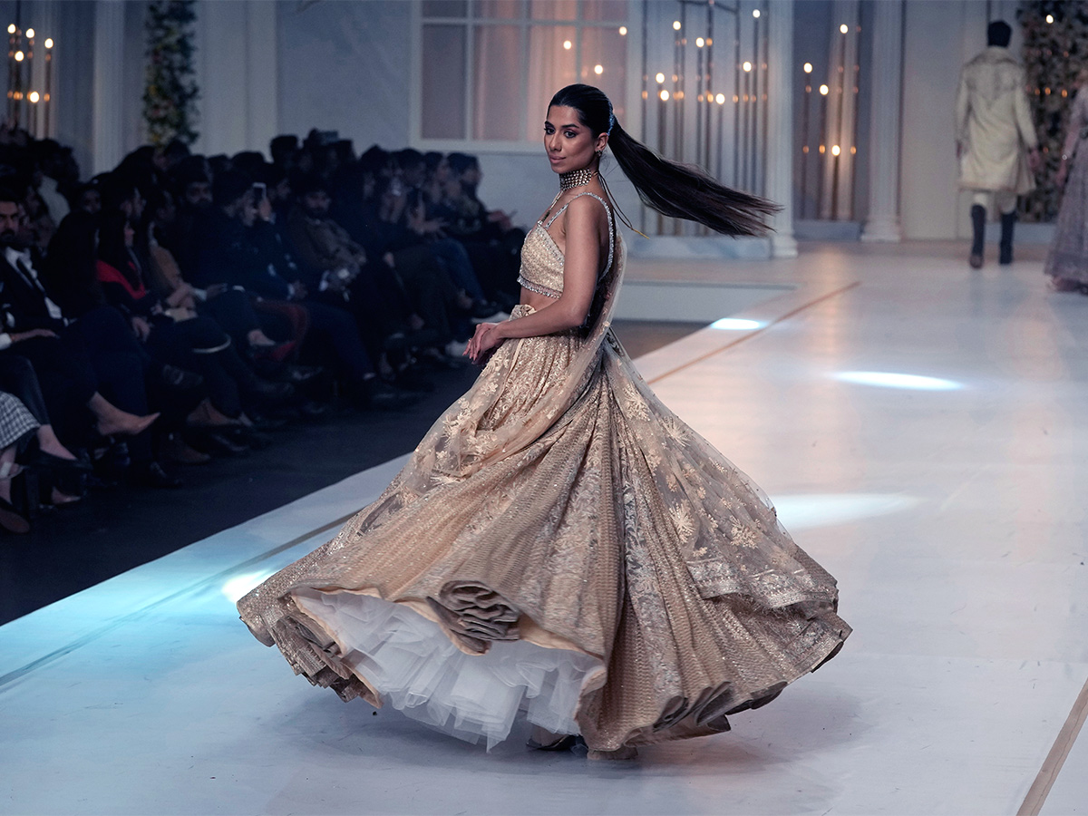 fashion_20show_20of_20Bridal_20Couture_20Week_20in_20Lahore_20photos-36.jpg 33