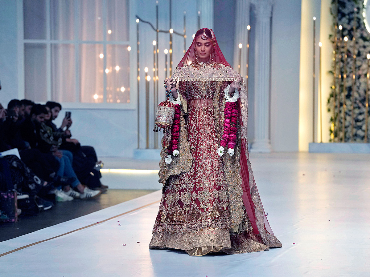 fashion_20show_20of_20Bridal_20Couture_20Week_20in_20Lahore_20photos-4.jpg 4