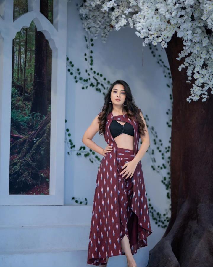 Bhanu-Shree-insta-photos.jpg 4