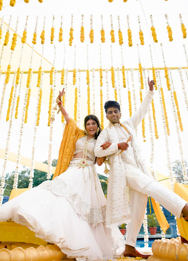 Telugu_20actress_20Chitra_20Shukla_20Engagement_20Pics-10.jpg 11