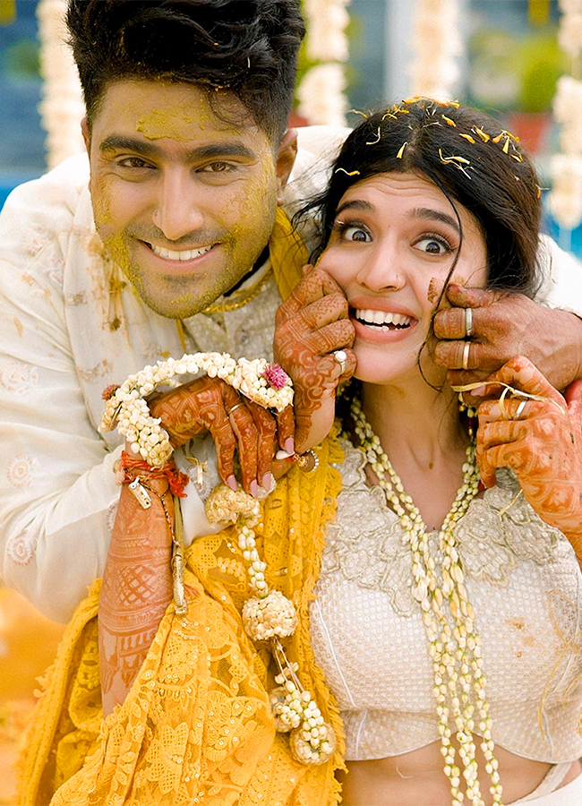 Telugu_20actress_20Chitra_20Shukla_20Engagement_20Pics-13.jpg 14