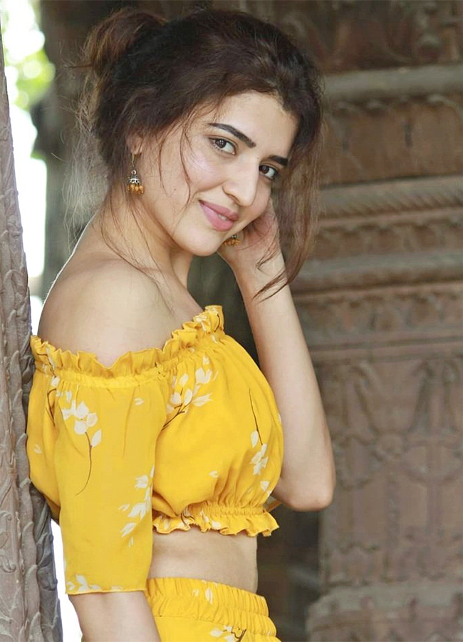 Telugu_20actress_20Chitra_20Shukla_20Engagement_20Pics-17.jpg 18