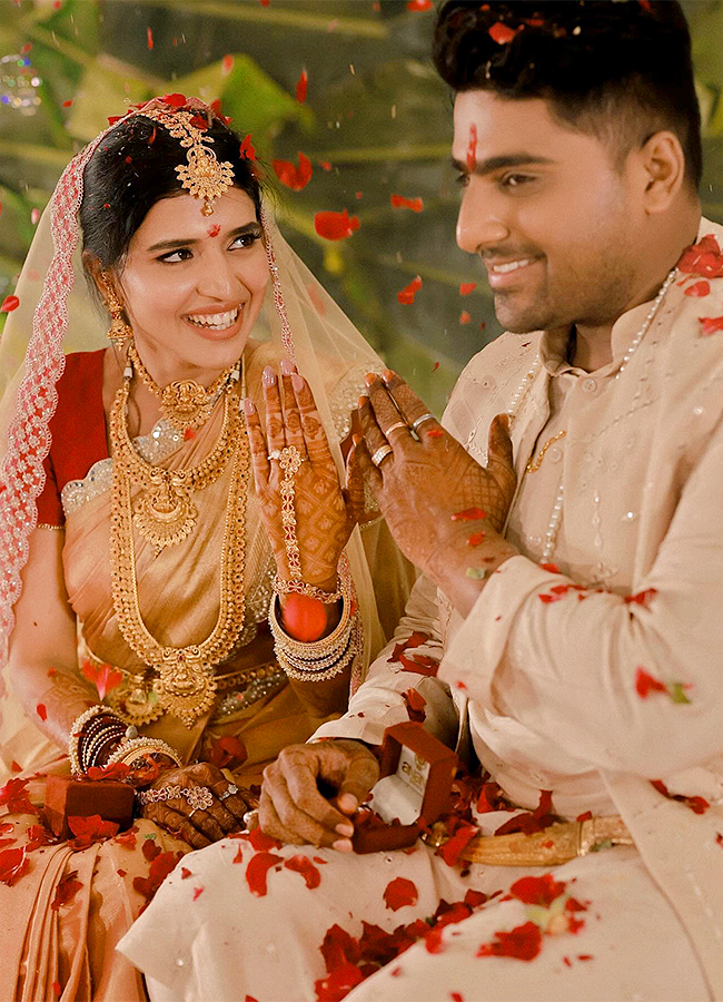 Telugu_20actress_20Chitra_20Shukla_20Engagement_20Pics-2.jpg 3