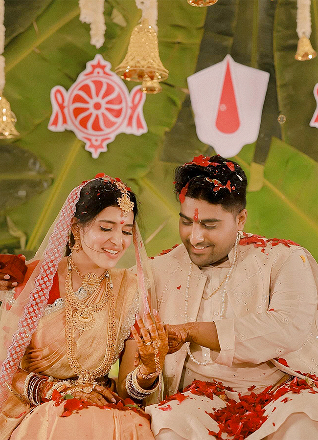 Telugu_20actress_20Chitra_20Shukla_20Engagement_20Pics-6.jpg 7