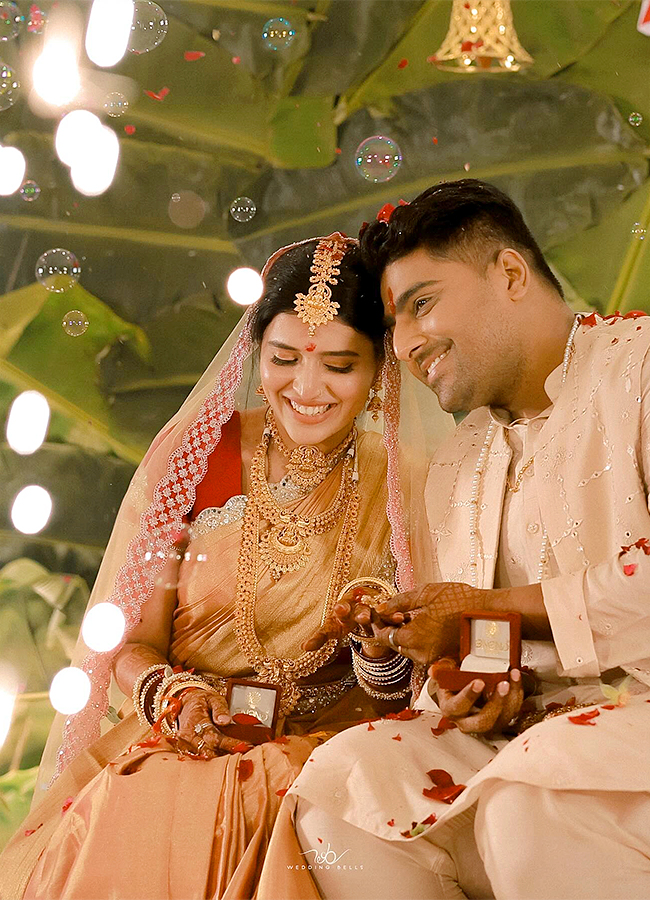 Telugu_20actress_20Chitra_20Shukla_20Engagement_20Pics-7.jpg 8