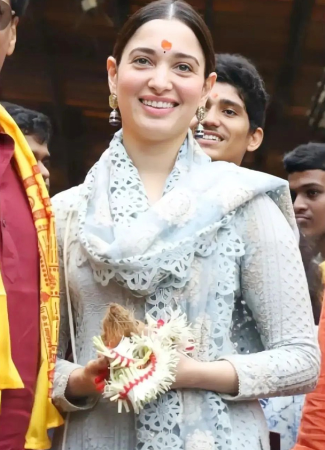 7.Thamannaah-Bhatia.jpg 9