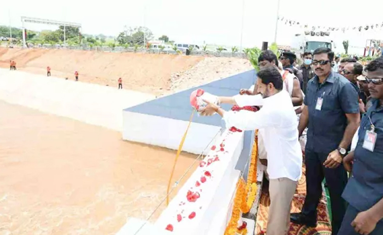 YSJagan_Jalayajnam.jpg