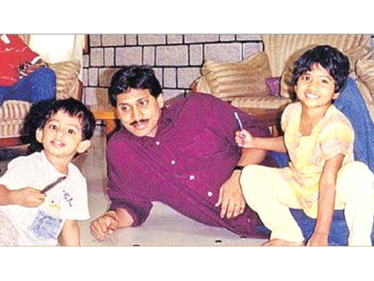 ys_20jagan_20rare_20and_20unseen_20photos_20-13.jpg 13