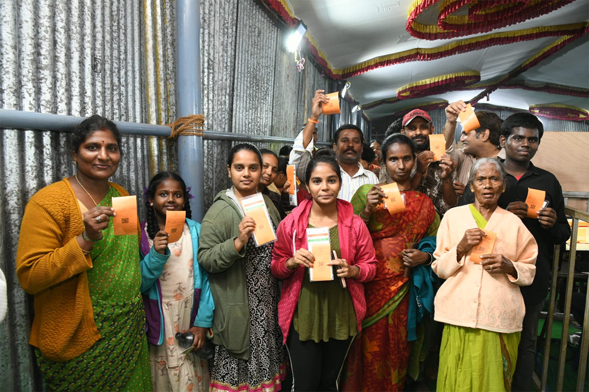 Tickets_20For_20Vaikunta_20Dwara_20Darshan_20At_20Tirumala_20Photos-11.jpg 11