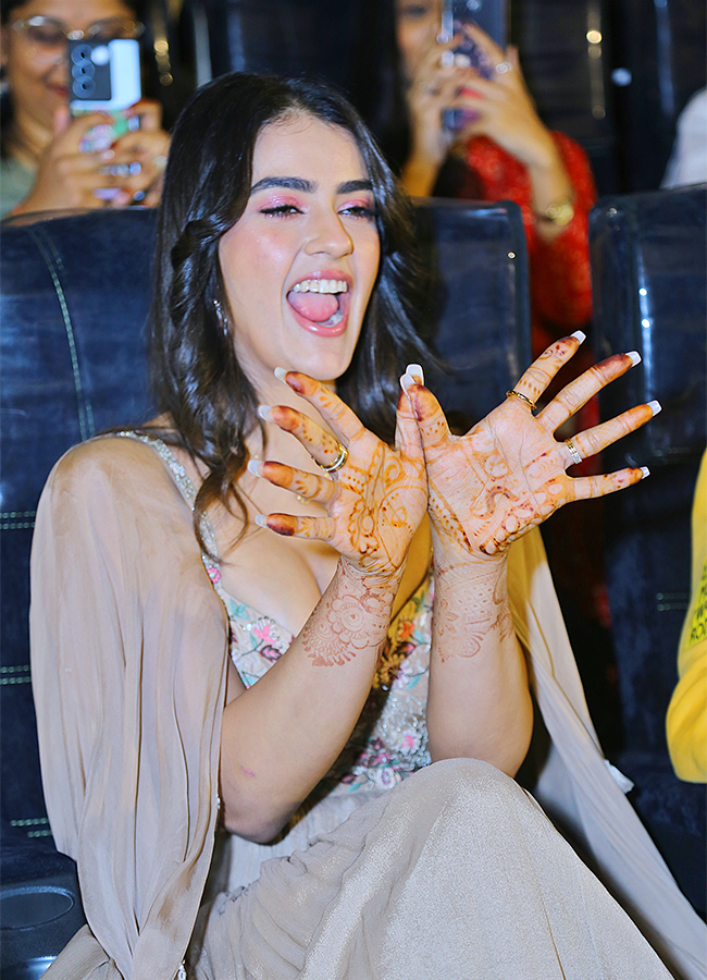 kavya_20thapar_20latest_20images-9.jpg 9