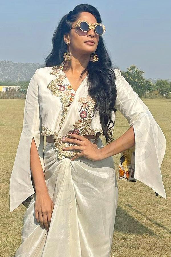 Actress_20Salaar_20Movie_20Sriya_20Reddy_20Latest_20Photos_14.jpg 15