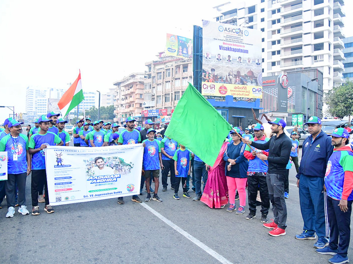 Adudam_20Andhra_20marathon_20run_20at_20visakhapatnam-10.jpg 10