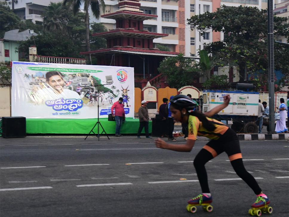 Adudam_20Andhra_20marathon_20run_20at_20visakhapatnam-11.jpg 11