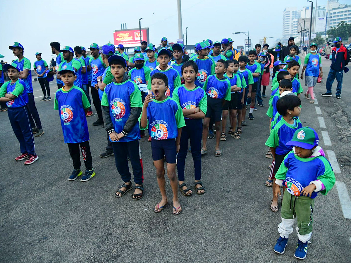 Adudam_20Andhra_20marathon_20run_20at_20visakhapatnam-12.jpg 12