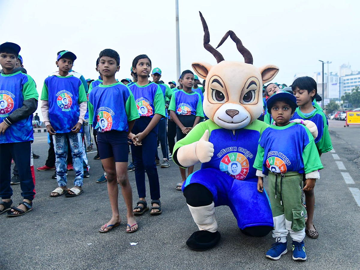 Adudam_20Andhra_20marathon_20run_20at_20visakhapatnam-6.jpg 6