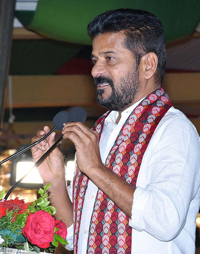 CM_20Revanth_20Reddy_20Christmas_20Celebrations_20at_20LB_20Stadium-14.jpg 13
