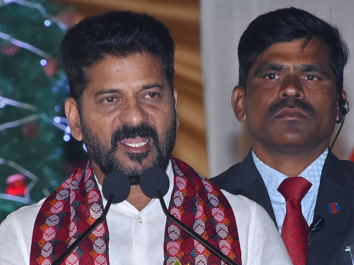 CM_20Revanth_20Reddy_20Christmas_20Celebrations_20at_20LB_20Stadium-17.jpg 16
