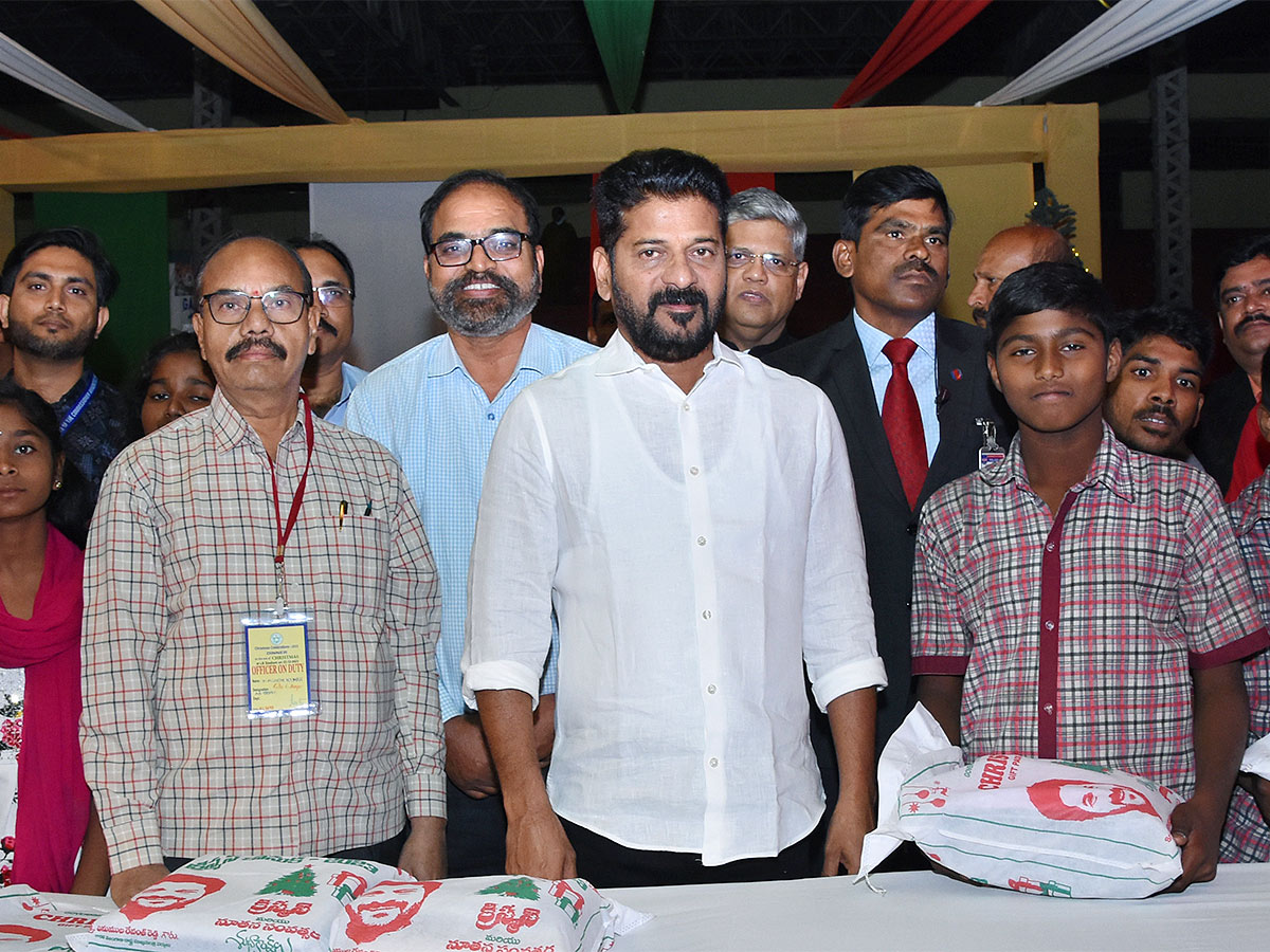 CM_20Revanth_20Reddy_20Christmas_20Celebrations_20at_20LB_20Stadium-19.jpg 17