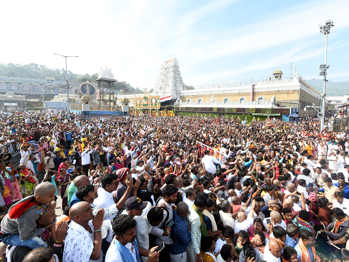 Vaikunta_20Ekadasi_202023_20Date_20in_20Tirumala-24.jpg 23