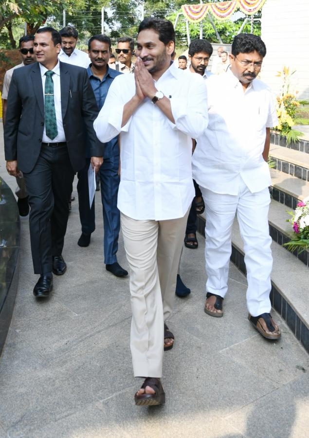 CM-YS-Jagan-_20Idupulapaya-10.jpeg 10