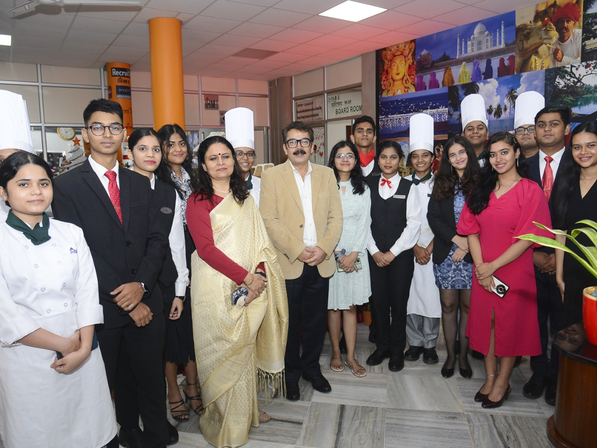 IHMI-Christmas-Celebrations-14.jpg 15