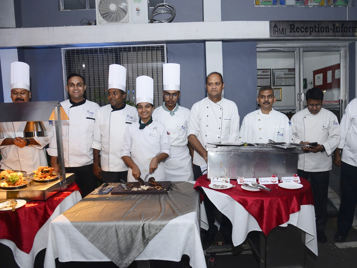 IHMI-Christmas-Celebrations-2.jpg 3
