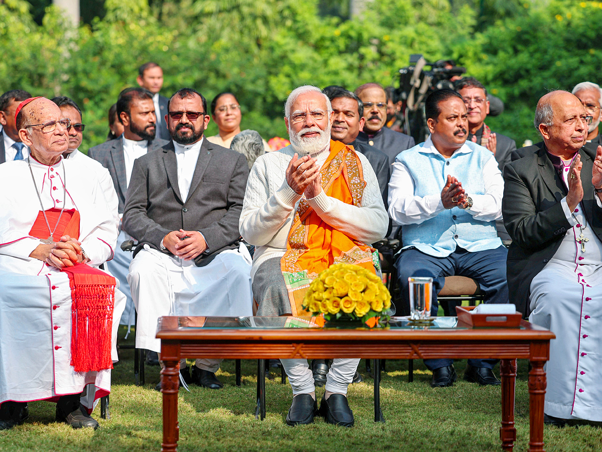 PM_20Modi_20hosts_20Christmas_20event_20Photos_1.jpg 2