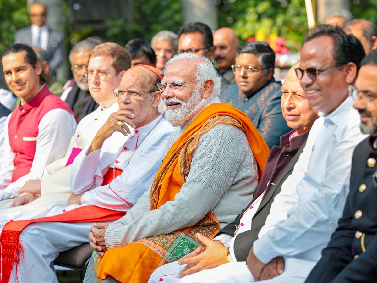 PM_20Modi_20hosts_20Christmas_20event_20Photos_11.jpg 12