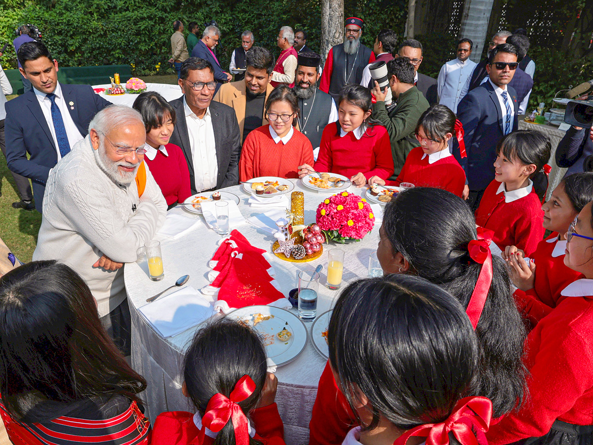 PM_20Modi_20hosts_20Christmas_20event_20Photos_12.jpg 13