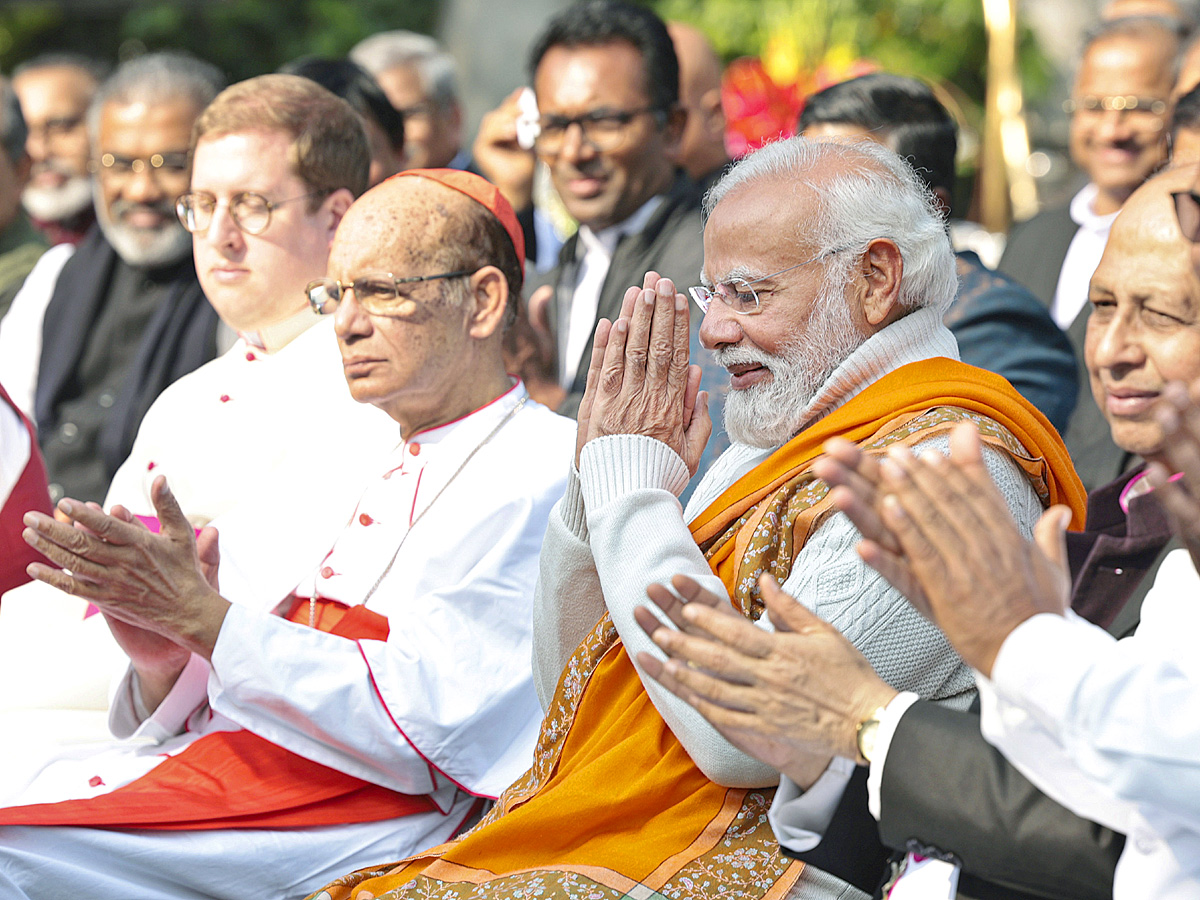 PM_20Modi_20hosts_20Christmas_20event_20Photos_14.jpg 15
