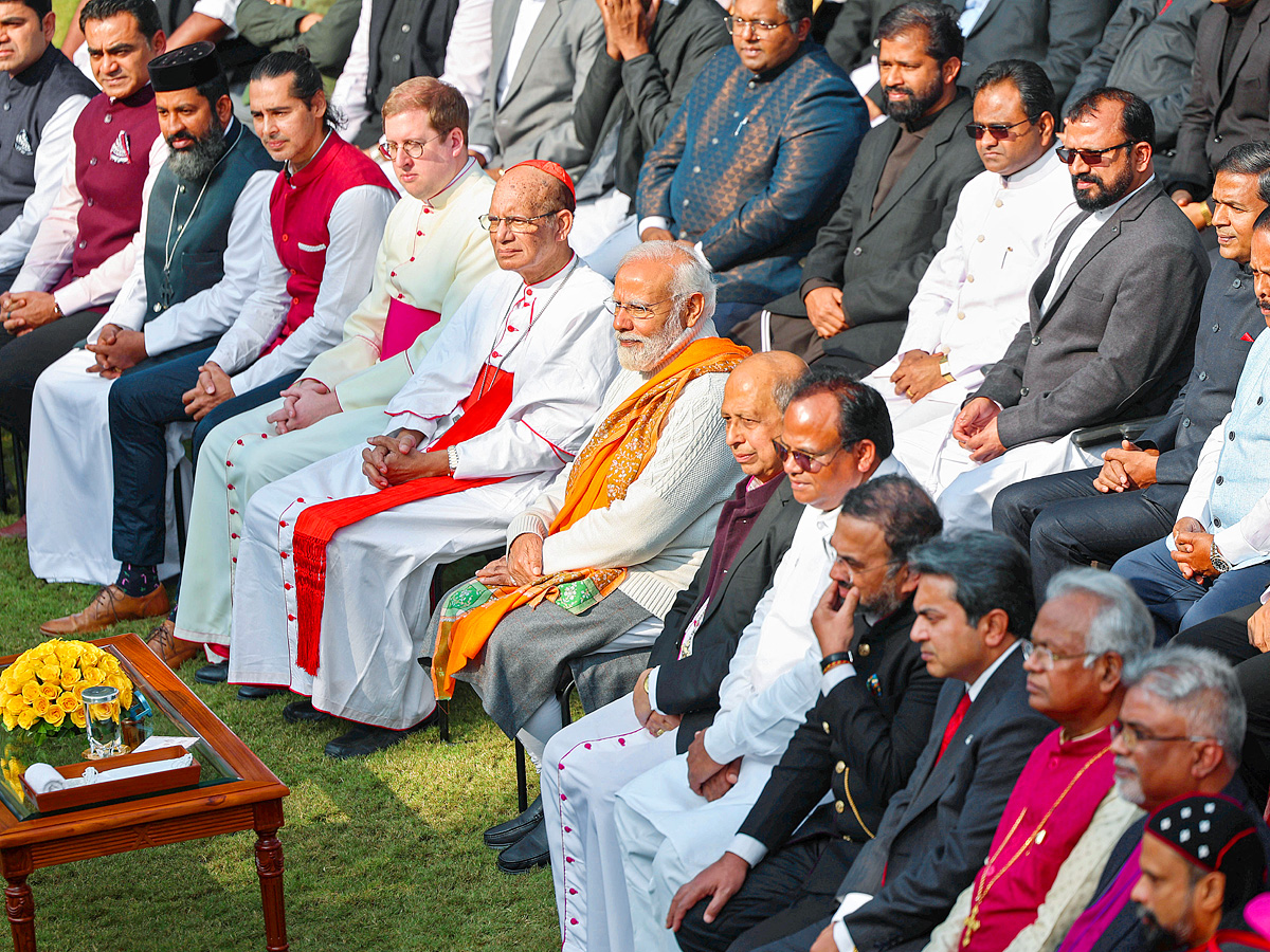 PM_20Modi_20hosts_20Christmas_20event_20Photos_3.jpg 4