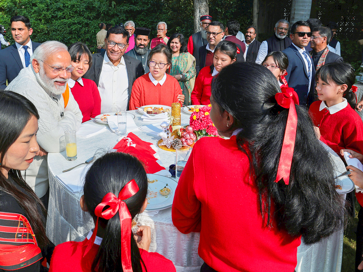 PM_20Modi_20hosts_20Christmas_20event_20Photos_8.jpg 9