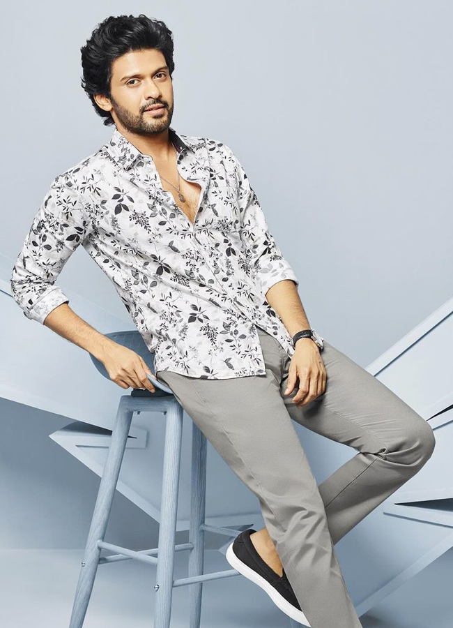 10.Naveen-Polishetty-Agent-Sai-Srinivasa-Athreya.jpg 12