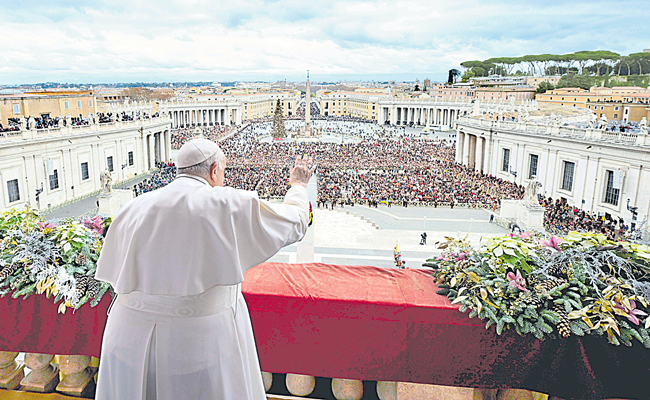 251220230136-VATICAN-POPE-C.jpg