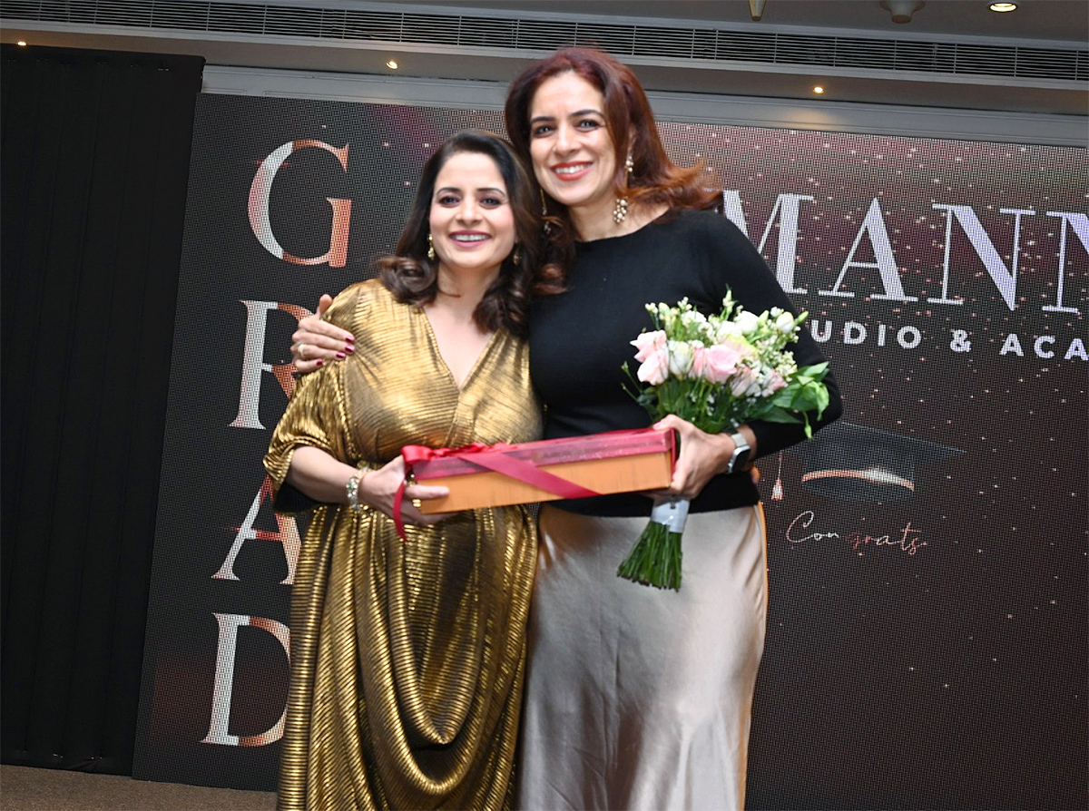 Grand_20Tamannaah_20Makeup_20Academy_20Convocation_20Pics-11.jpg 11