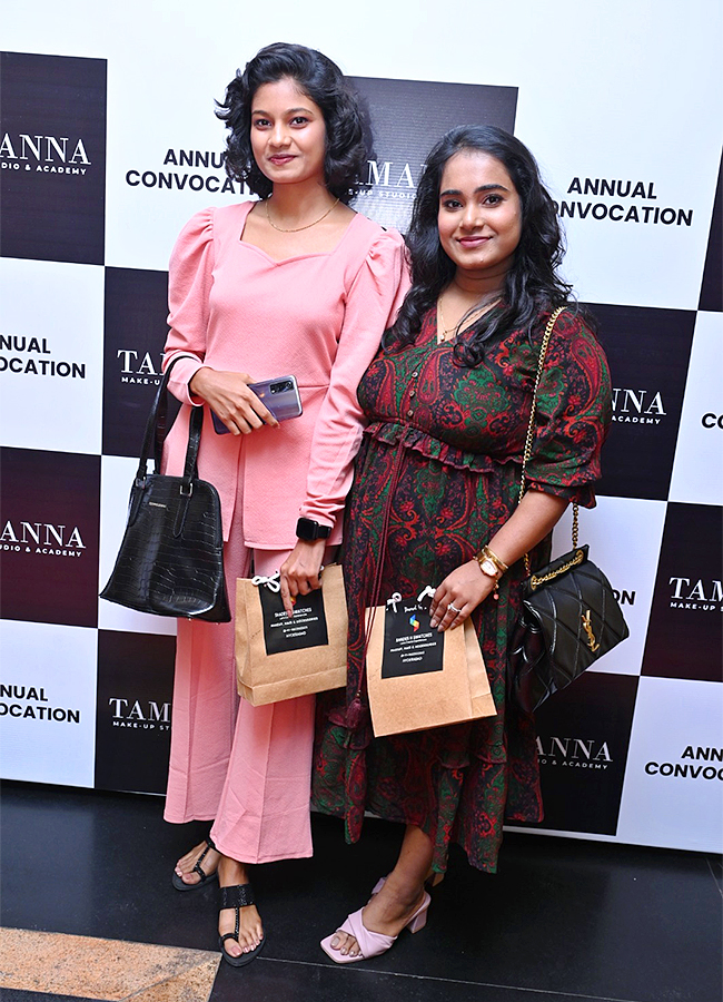 Grand_20Tamannaah_20Makeup_20Academy_20Convocation_20Pics-19.jpg 18